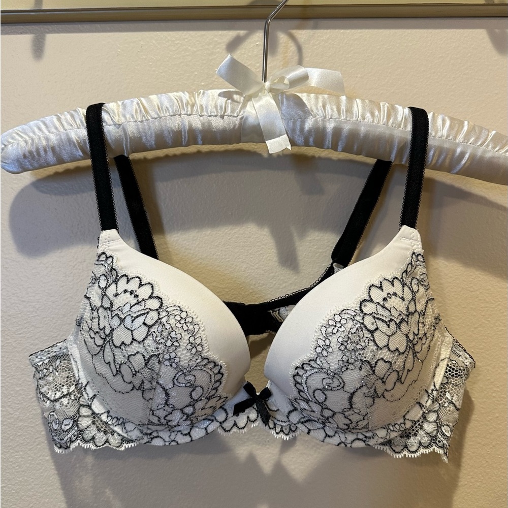 Victoria’s Secret Dream Angels Push-up Bra 36A